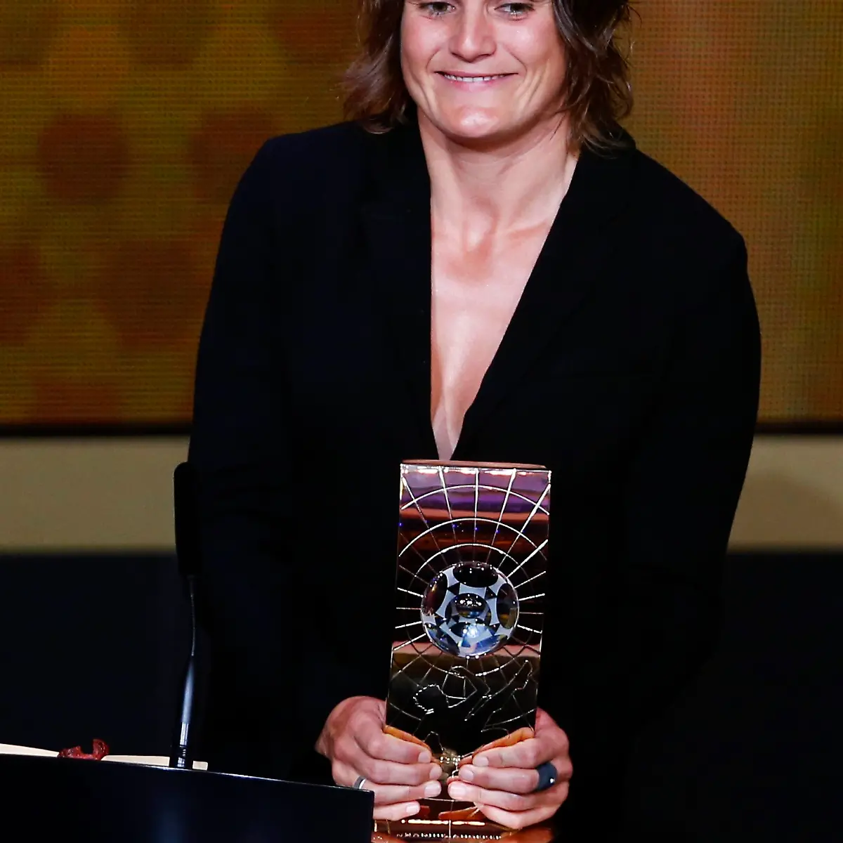 2014-01-13T191844Z-993467818-GM1EA1E08QY01-RTRMADP-3-SOCCER-AWARDS-JPG8055046426481489091