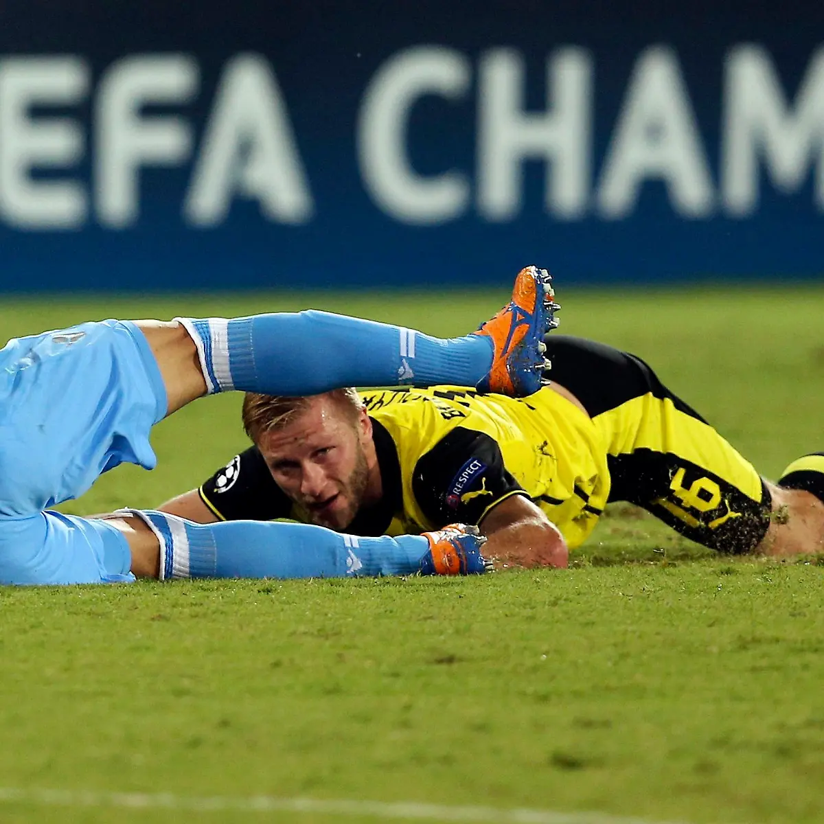 2013-09-18T203815Z-654432746-GM1E99J0CS101-RTRMADP-3-SOCCER-CHAMPIONS-JPG5337961605383698094