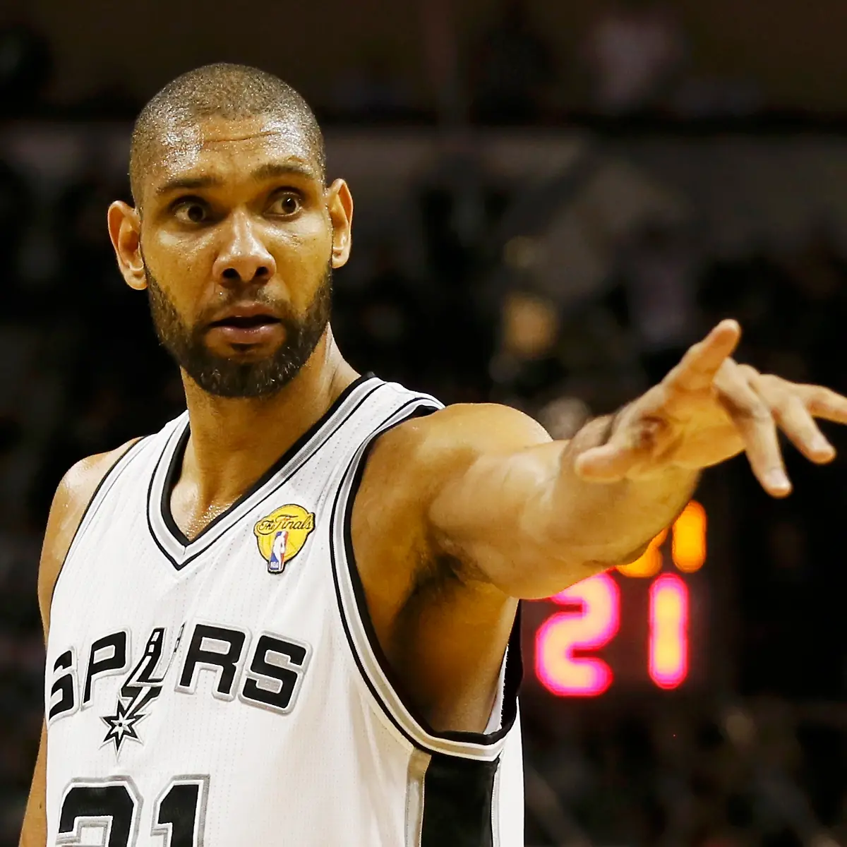2013-06-12T024632Z-1501199000-TB3E96C07PCTX-RTRMADP-3-NBA-FINALS-JPG927499613208493117