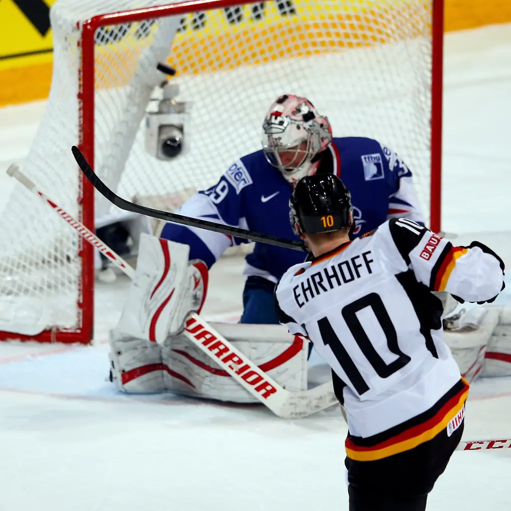 2013-05-14T155012Z-01-ICE79-RTRMDNP-3-ICEHOCKEY-WORLD-JPG932037200015757324