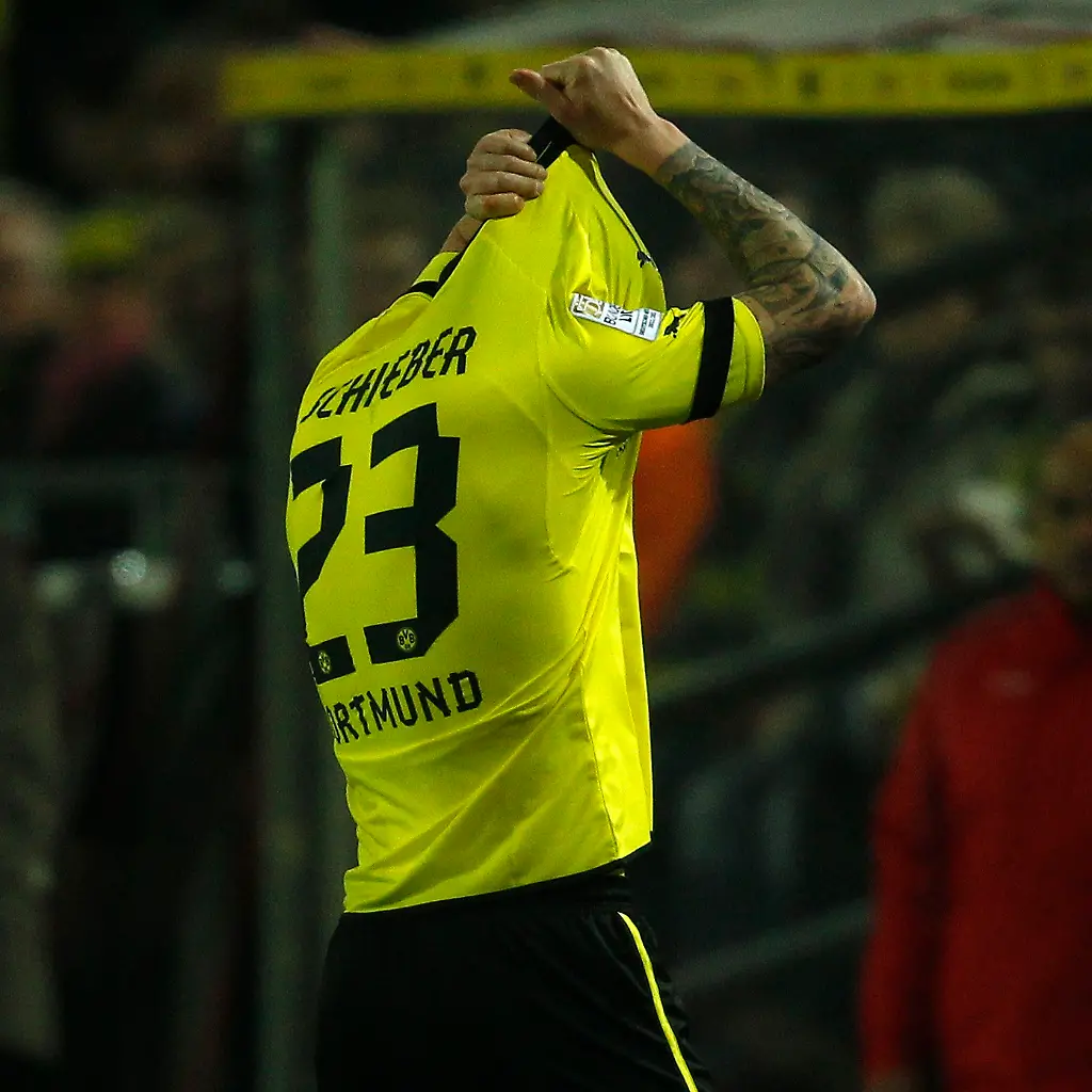 2013-02-16T183858Z-01-INA06-RTRMDNP-3-SOCCER-GERMANY-JPG1087750502050286633