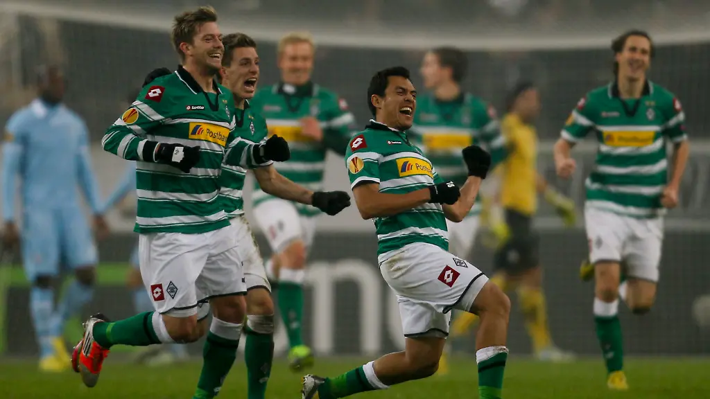 2013-02-14T220303Z-01-INA25-RTRMDNP-3-SOCCER-EUROPA-JPG7579112487406211516