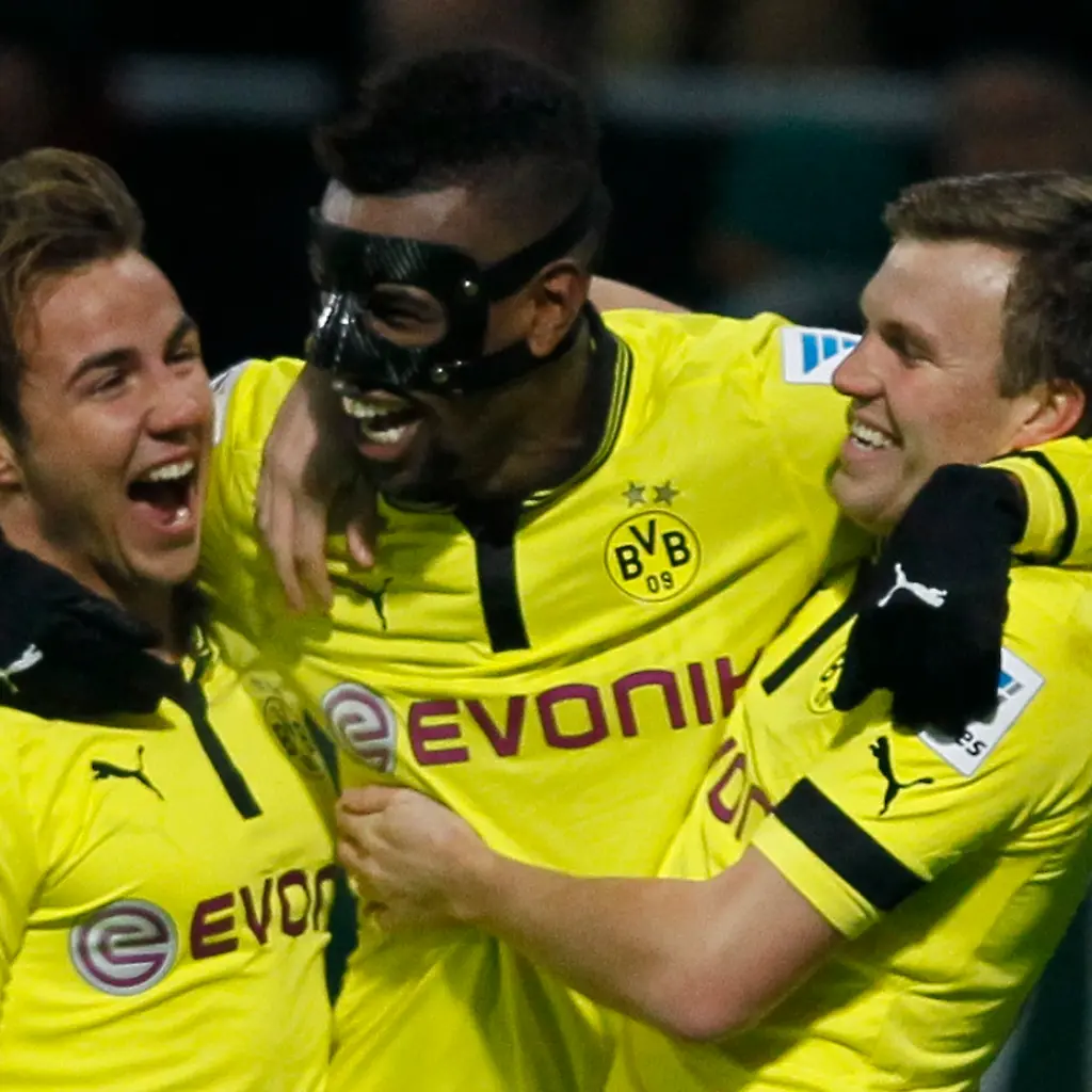 2013-01-19T185640Z-01-WR09-RTRMDNP-3-SOCCER-GERMANY-JPG7936468151061765768