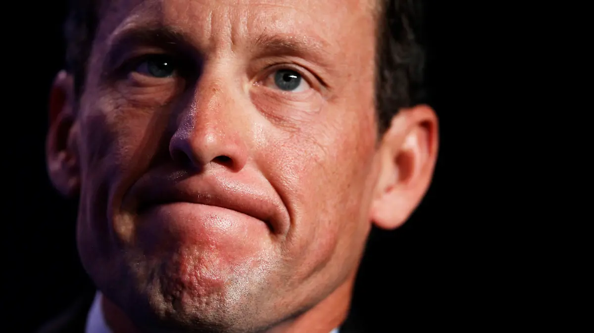 2013-01-14T214412Z-01-TOR901-RTRMDNP-3-CYCLING-ARMSTRONG-JPG5400576900863622271