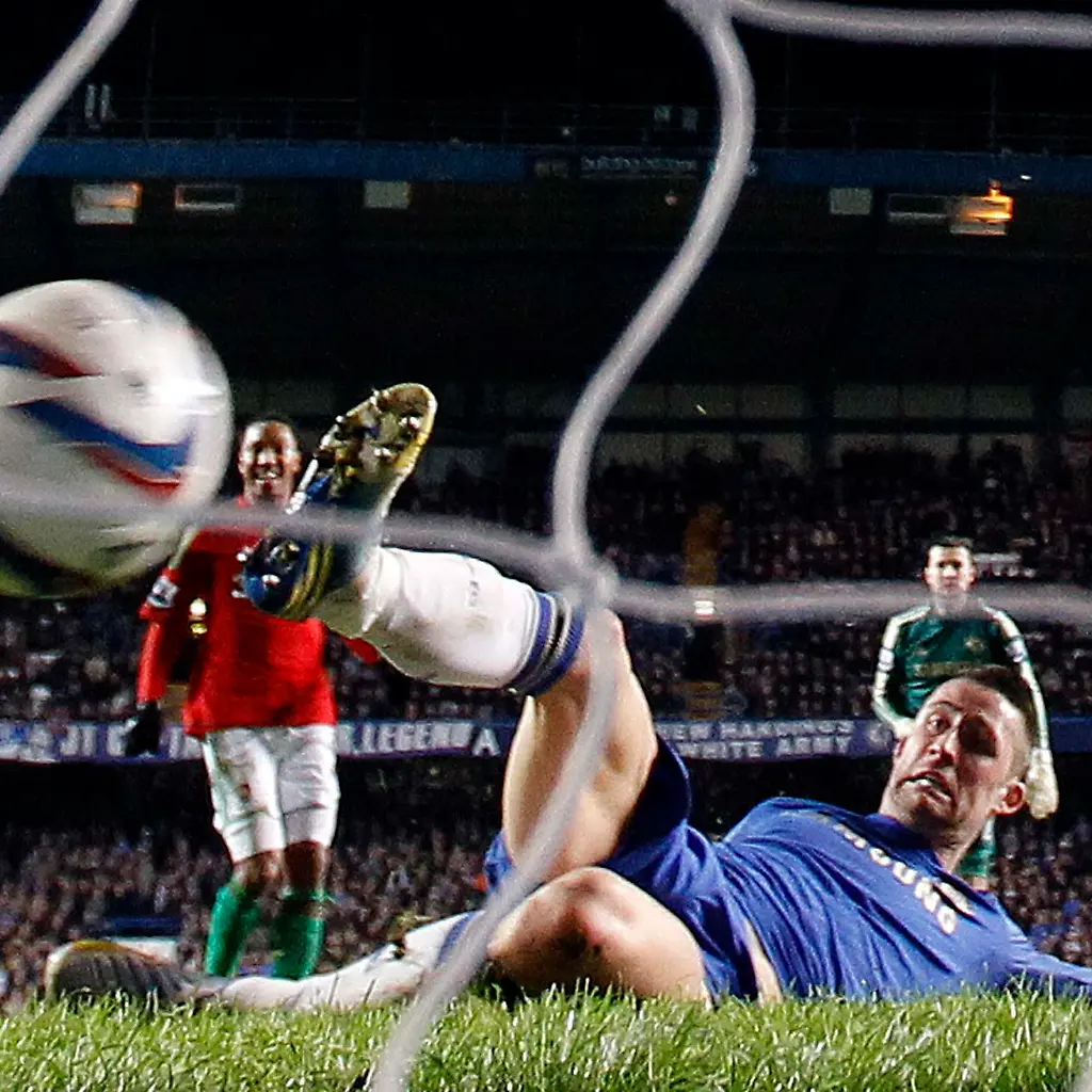 2013-01-09T220553Z-01-SWT13-RTRMDNP-3-SOCCER-ENGLAND-CUP-JPG5963438603314112417