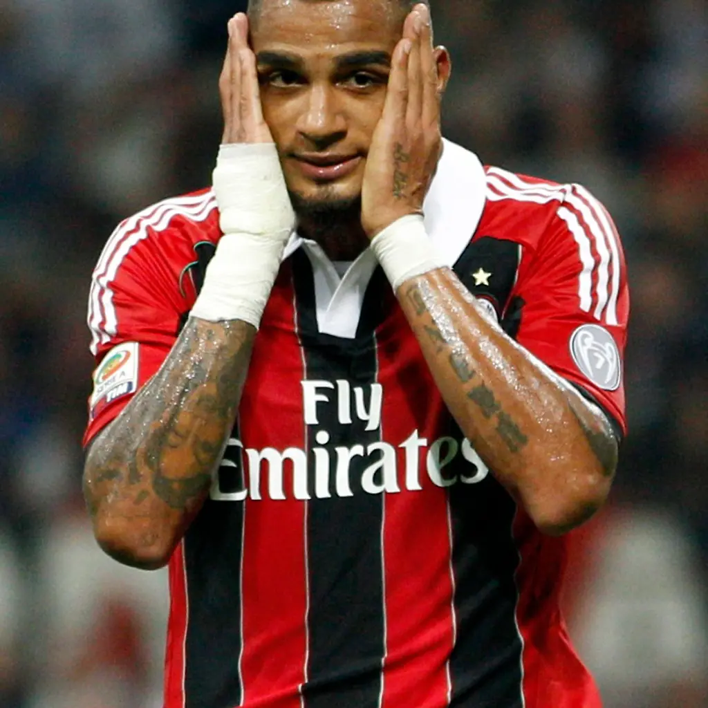 2013-01-04T183627Z-01-SIN701-RTRMDNP-3-SOCCER-ITALY-RACISM-JPG4689116423910387336