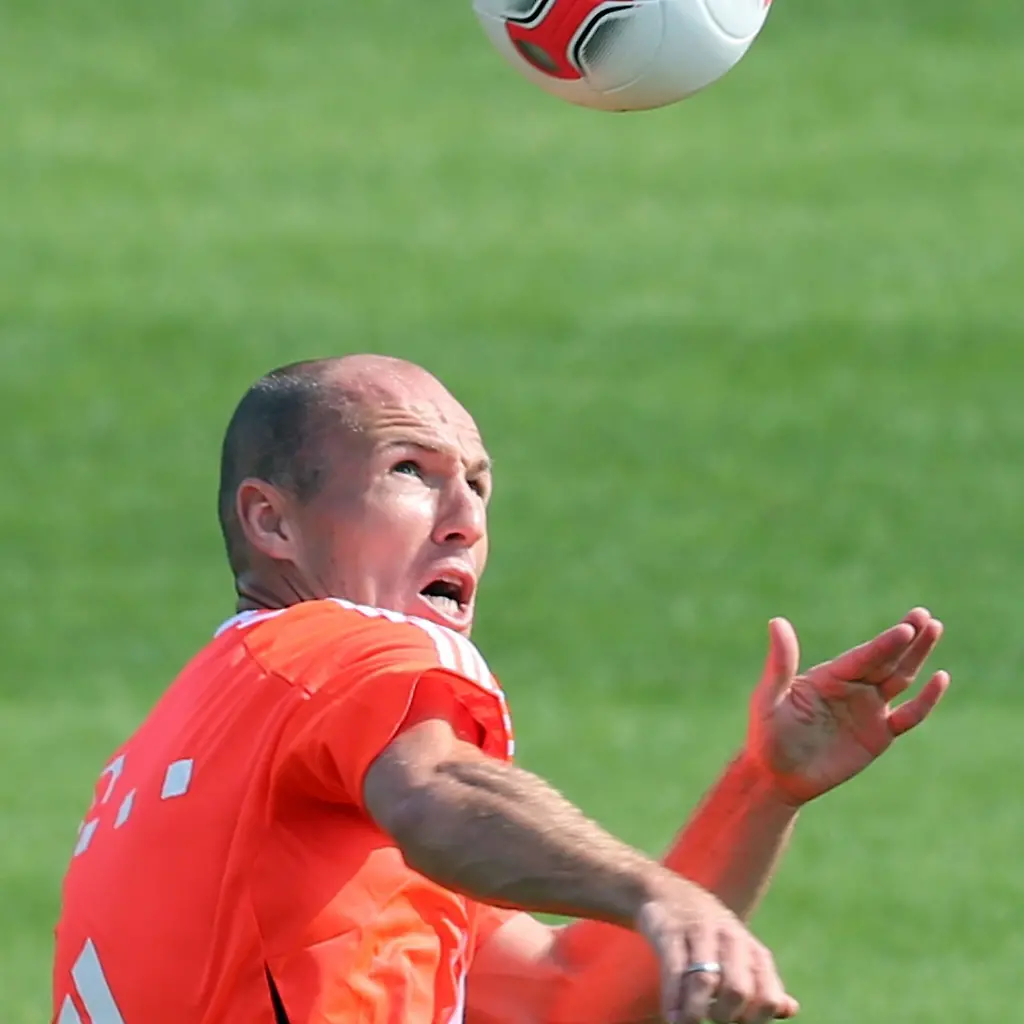 2013-01-05T112355Z-01-DOHA15-RTRMDNP-3-SOCCER-JPG8386405440784938769