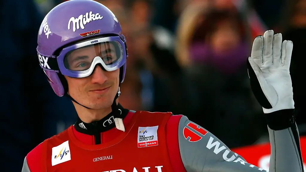 2013-01-01T160129Z-01-MDA33-RTRMDNP-3-SKIJUMPING-4HILLS-JPG6207270002140729206