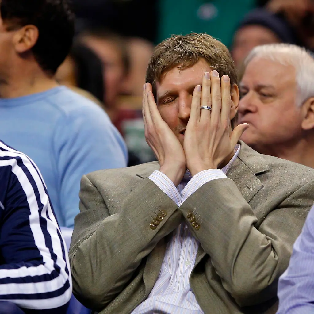 2012-12-13T042835Z-01-BFC05-RTRMDNP-3-NBA-JPG4450806152427101821