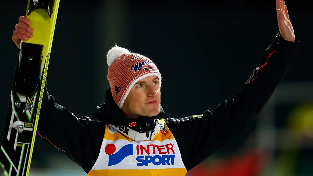 2012-12-08T173856Z-01-MDA32-RTRMDNP-3-SKIJUMPING-JPG8006009013462862418