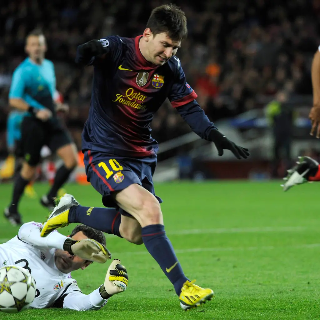 2012-12-05T215304Z-01-BAR01-RTRMDNP-3-SOCCER-CHAMPIONS-JPG5976627649225992930