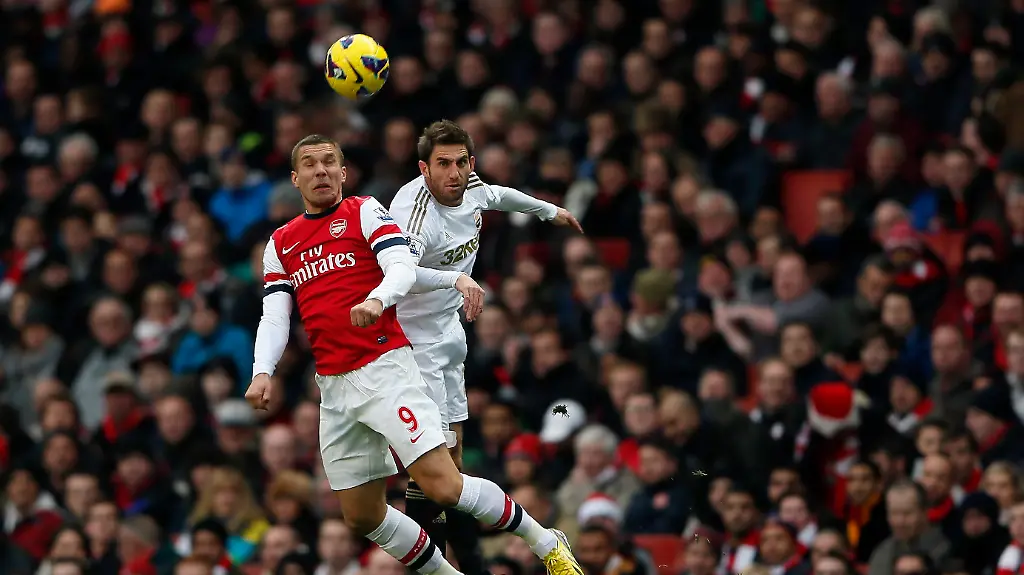 2012-12-01T162357Z-01-SWT03-RTRMDNP-3-SOCCER-ENGLAND-JPG8851905568866661517