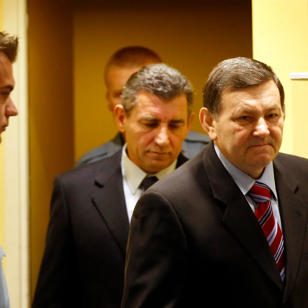 2012-11-16T103609Z-01-SIN411-RTRMDNP-3-WARCRIMES-GOTOVINA-ACQUITTAL-JPG950966437914676457