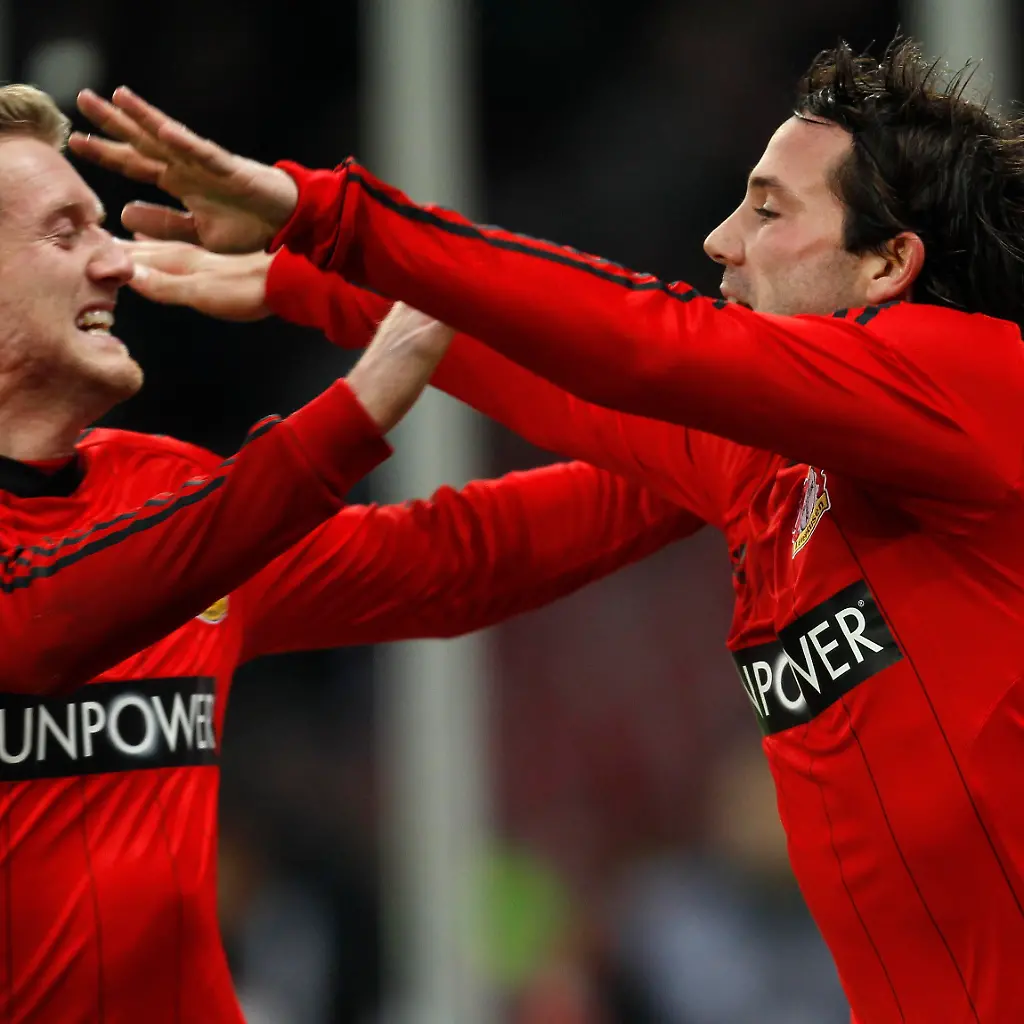 2012-11-04T162215Z-01-INA16-RTRMDNP-3-SOCCER-GERMANY-JPG3912669739613301092
