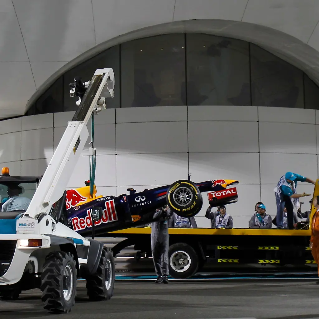 2012-11-03T160513Z-01-PSQ98-RTRMDNP-3-MOTOR-RACING-PRIX-JPG2979485482551777456