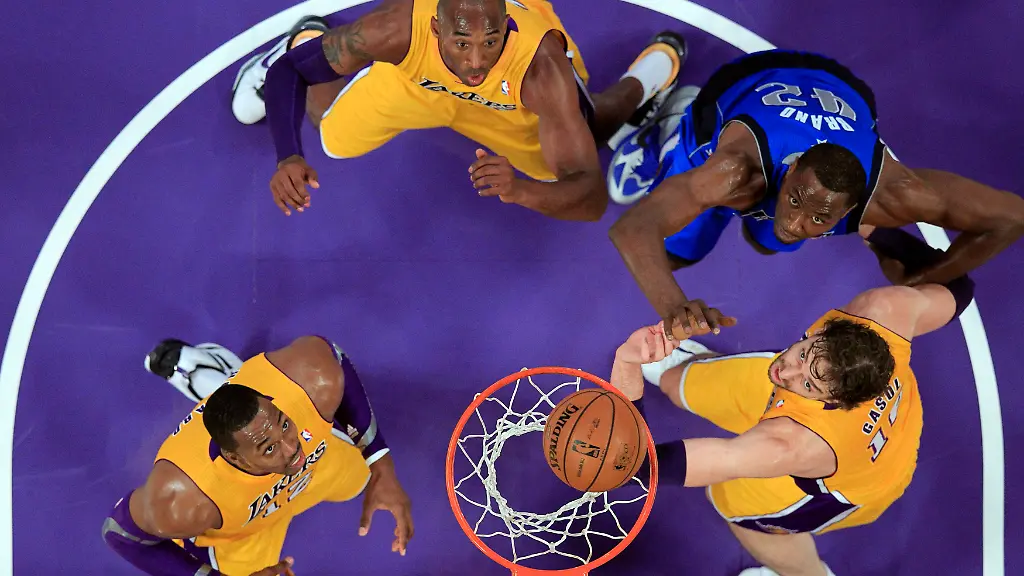 2012-10-31T061652Z-01-LUC01-RTRMDNP-3-NBA-JPG749759492835027149