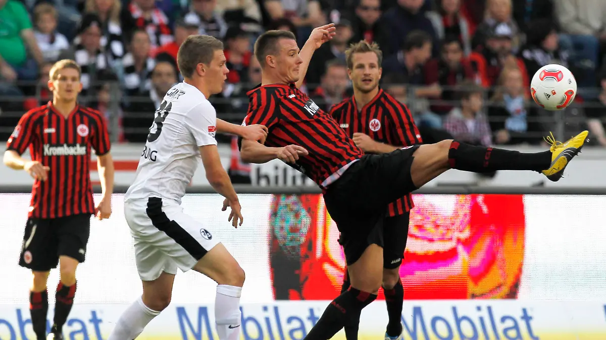 2012-09-30T143226Z-01-AD06-RTRMDNP-3-SOCCER-GERMANY-JPG1445723318267301417