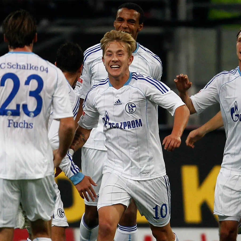 2012-09-28T191736Z-01-INA07-RTRMDNP-3-SOCCER-GERMANY-JPG8305212951512778184
