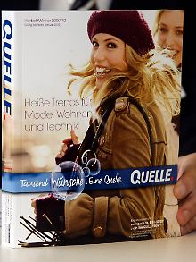 Herbst und Winter 2009: Falls Berlin zustimmt, trägt der erste mit Steuergeld ermöglichte Versandhandelskatalogs der Welt ein Lächeln auf dem Titelblatt.