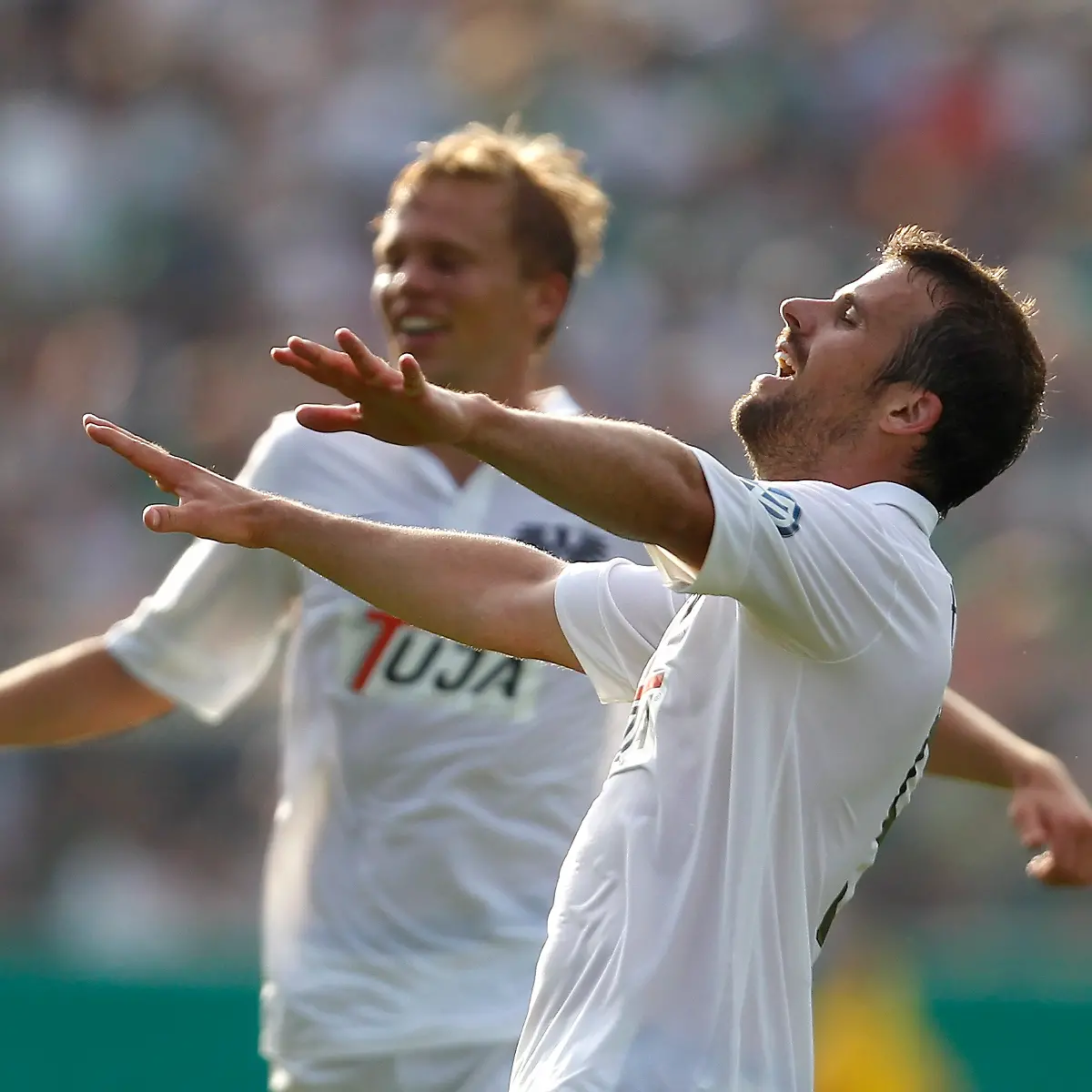 2012-08-19T164940Z-01-INA19-RTRMDNP-3-SOCCER-GERMANY-JPG6500218195068897990