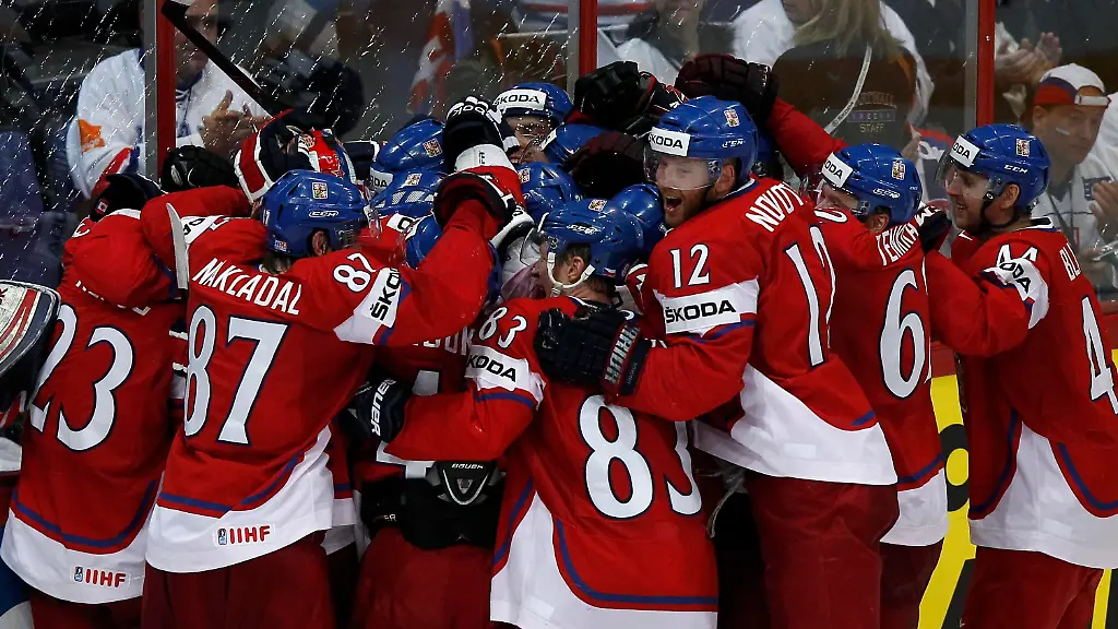 2012-05-20T152447Z-01-HEL25-RTRMDNP-3-ICEHOCKEY-WORLD-JPG7073563843259996101