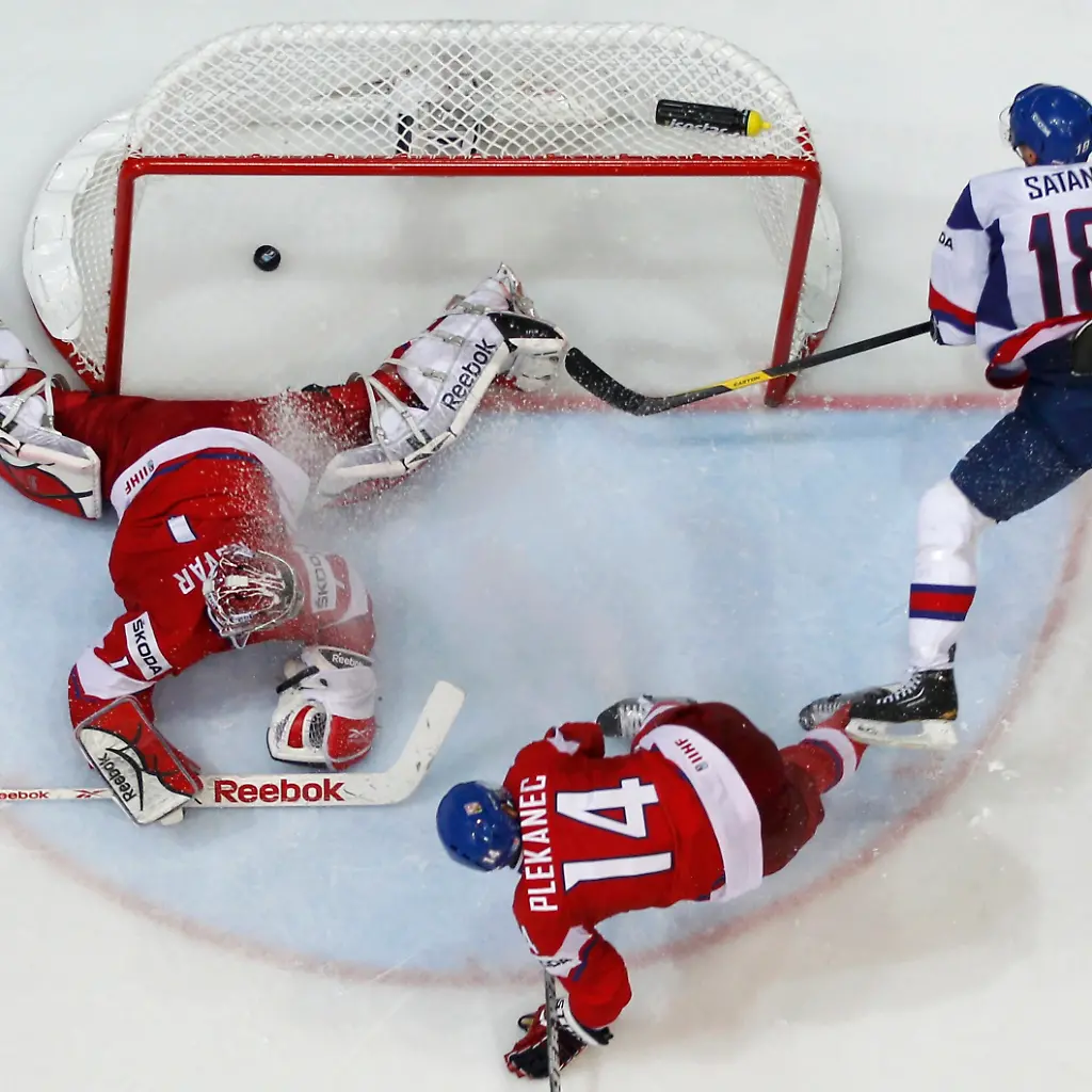 2012-05-19T184511Z-01-HEL99-RTRMDNP-3-ICEHOCKEY-WORLD-JPG1275637014715991283