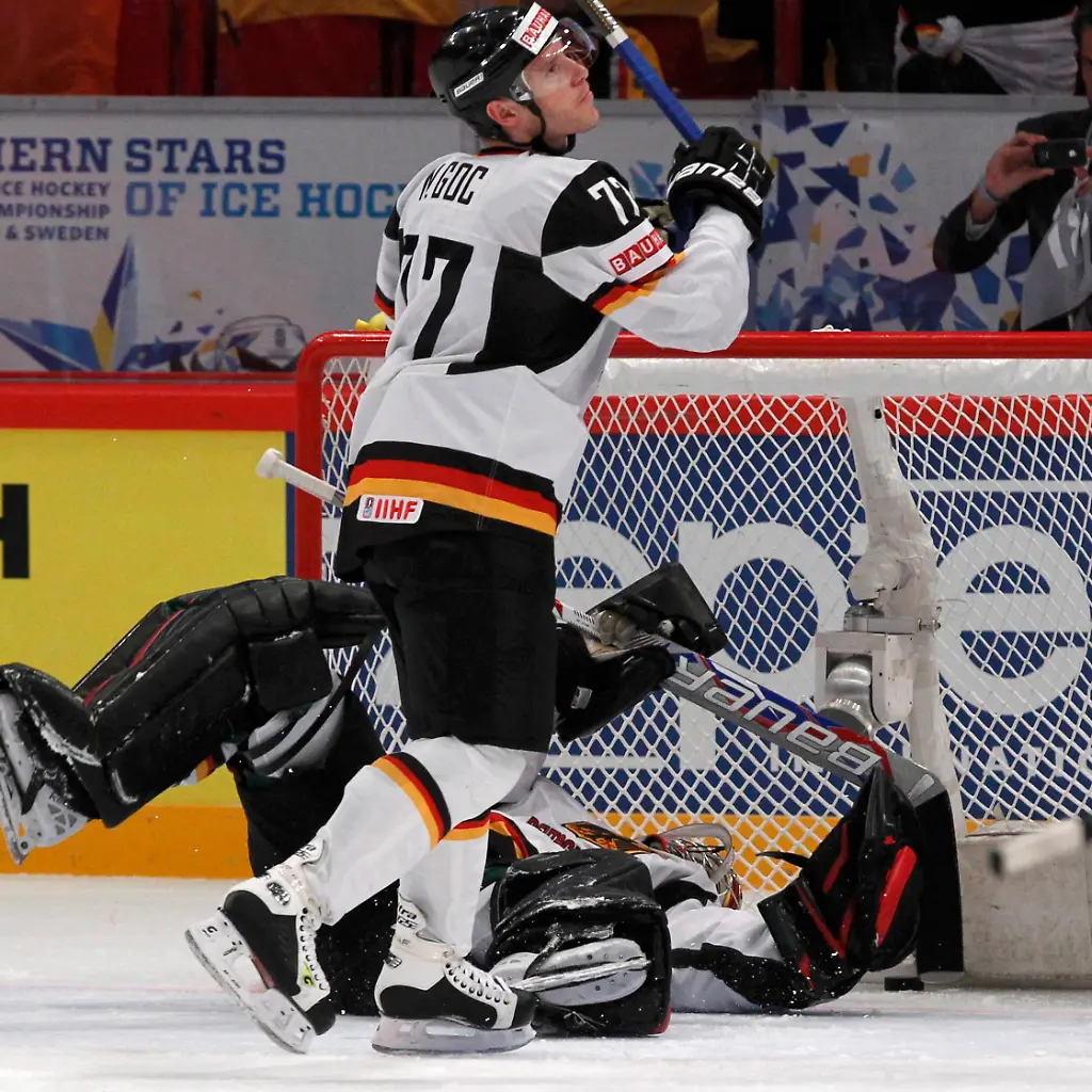2012-05-15T152221Z-01-ICH67-RTRMDNP-3-ICEHOCKEY-WORLD-JPG3256925154081498935