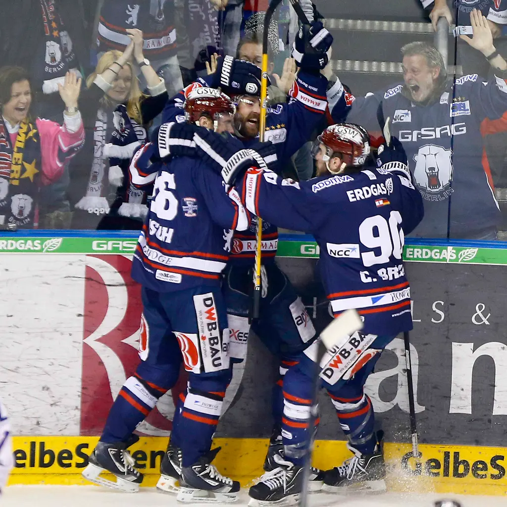 2012-04-24T191941Z-01-FAB04-RTRMDNP-3-ICEHOCKEY-JPG8444233026706206135