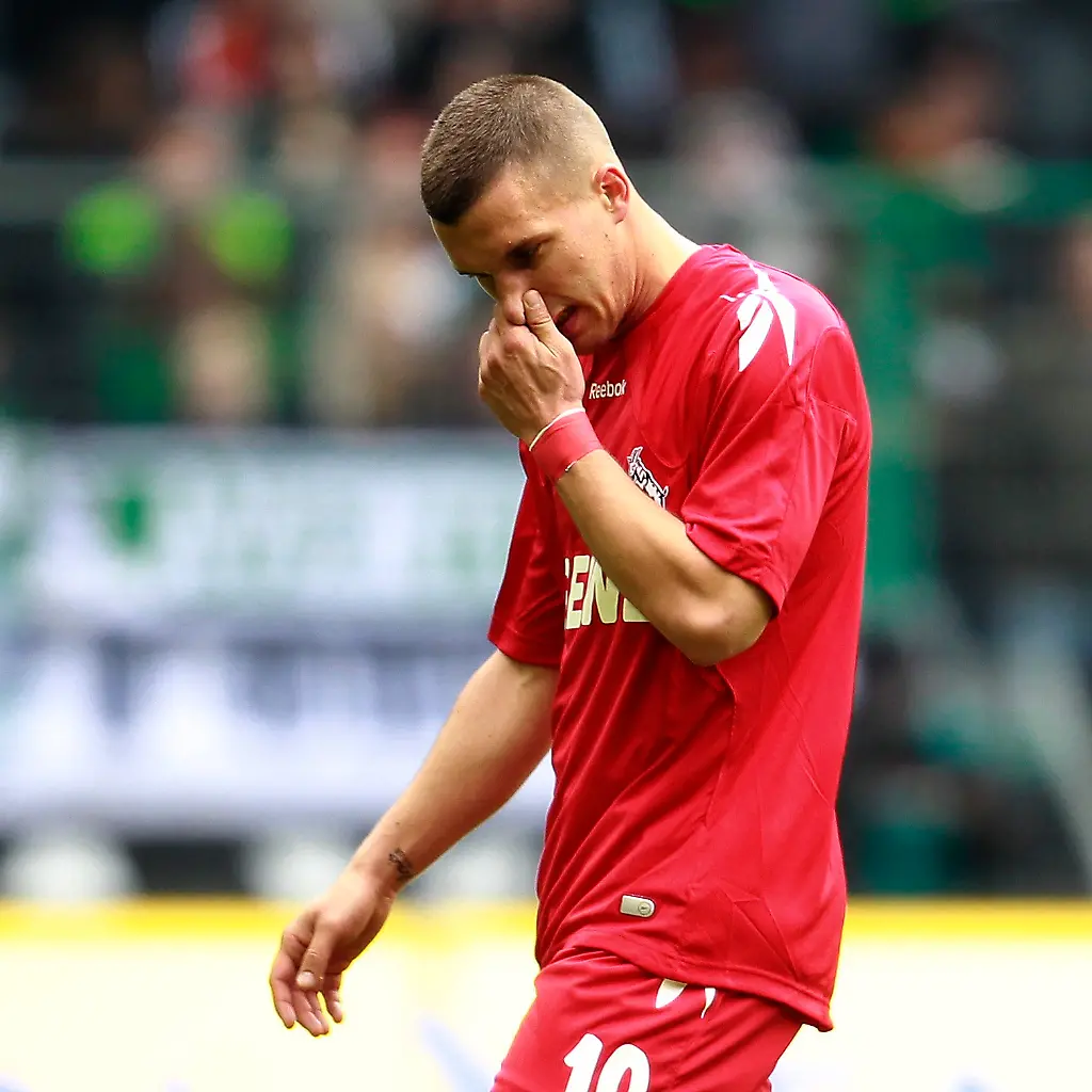 2012-04-15T150337Z-01-INA24-RTRMDNP-3-SOCCER-GERMANY-JPG4778834102341284619