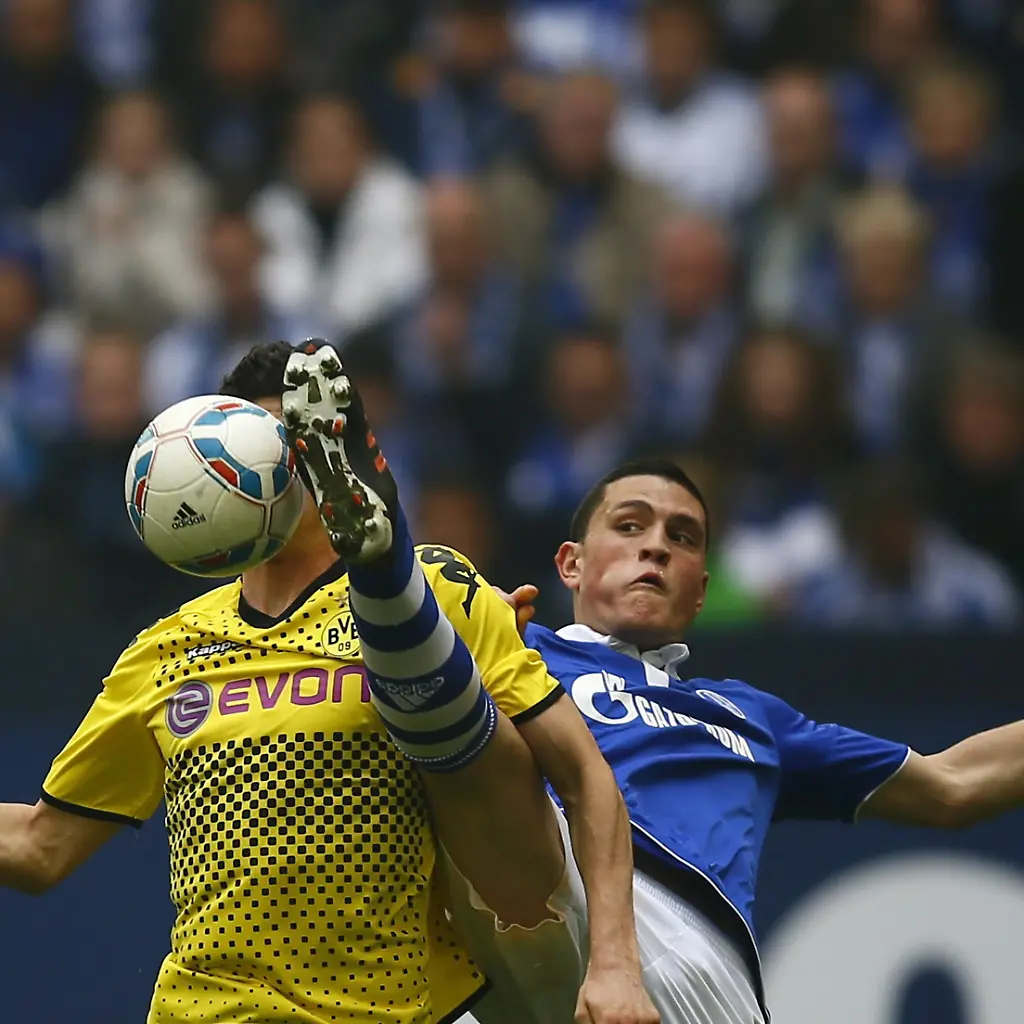 2012-04-14T135203Z-01-KAI03-RTRMDNP-3-SOCCER-GERMANY-JPG386332584667806587
