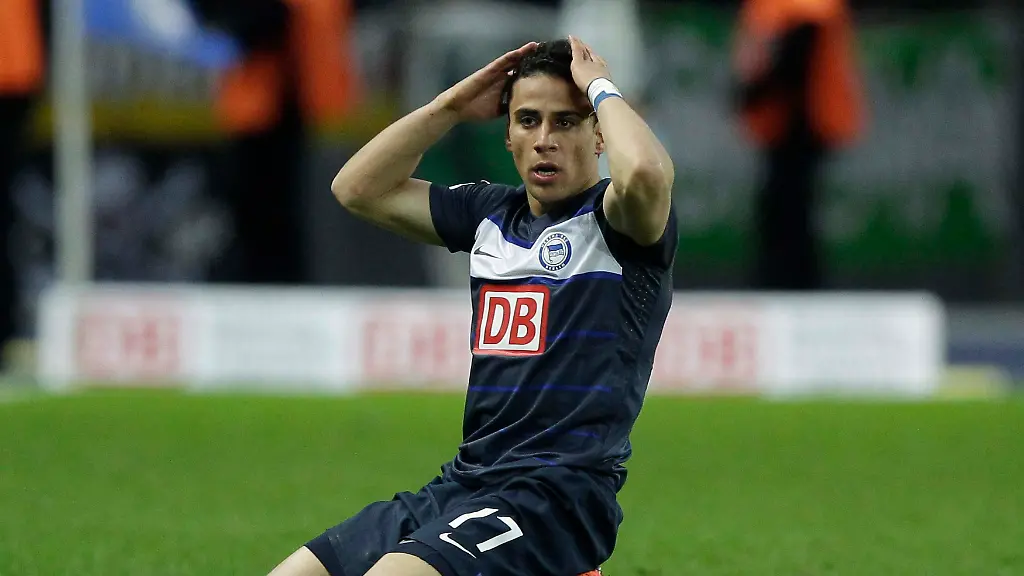 2012-03-31T175826Z-01-TOB14-RTRMDNP-3-SOCCER-GERMANY-JPG8934405692084820658
