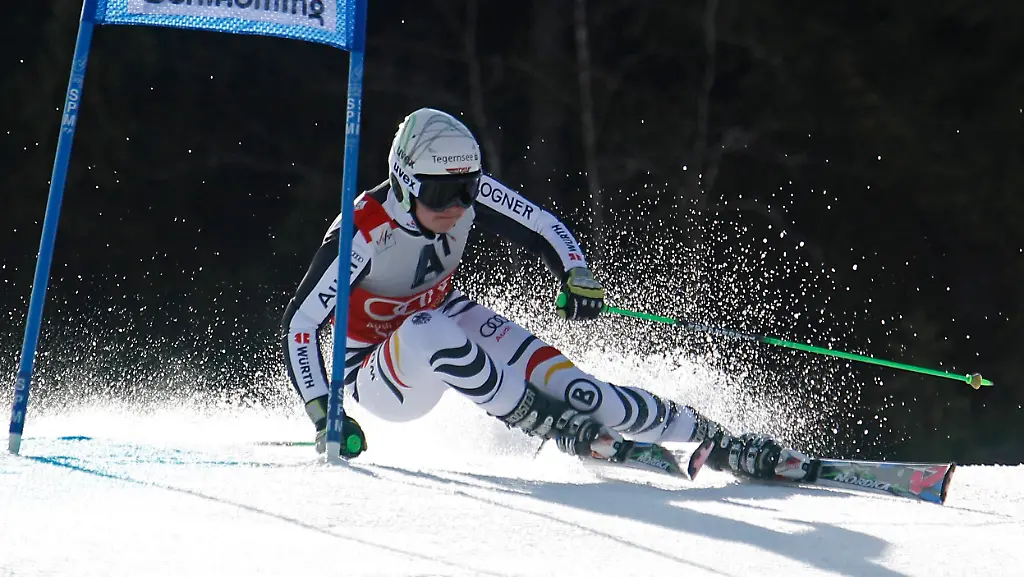 2012-03-18T101843Z-01-NIL01-RTRMDNP-3-ALPINE-SKIING-JPG3191420222544977743