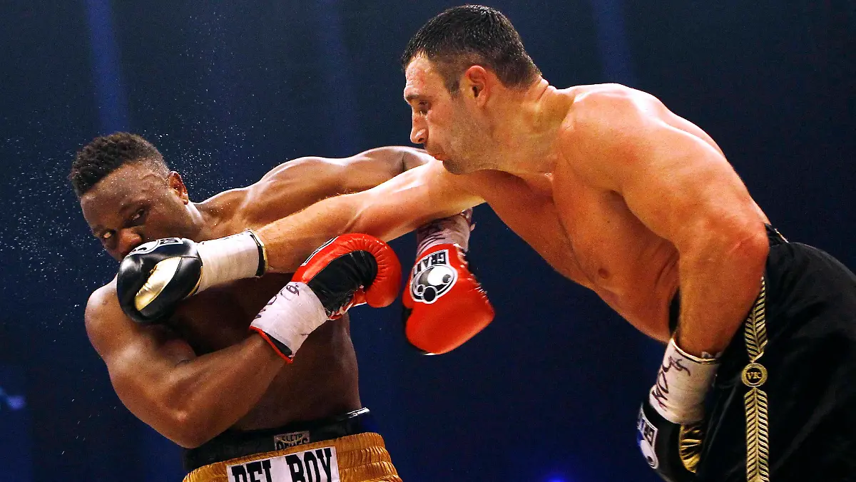 2012-02-19T061817Z-01-KAI01-RTRMDNP-3-BOXING-KLITSCHKO-CHISORA-JPG6283585838585780662