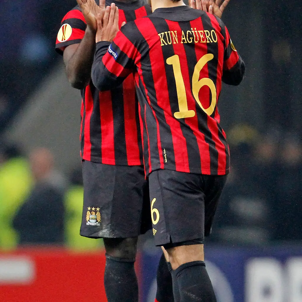 2012-02-16T222405Z-01-JMR15-RTRMDNP-3-SOCCER-EUROPA-JPG1010718952081512713