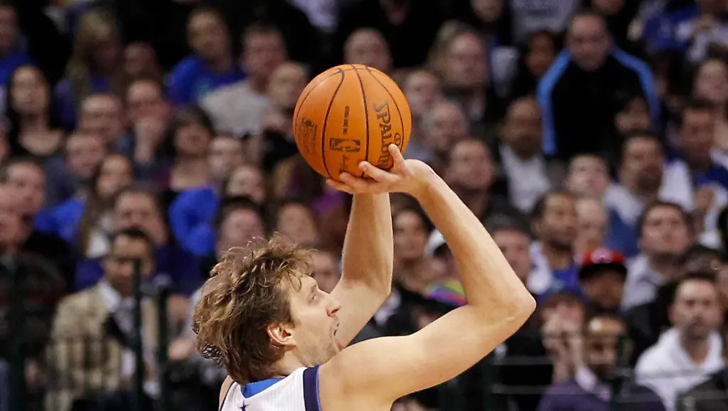 2012-02-14T052003Z-01-DAL17-RTRMDNP-3-NBA-JPG4543910846651257626