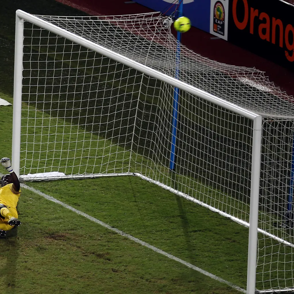 2012-02-12T212958Z-01-AMR27-RTRMDNP-3-SOCCER-NATIONS-JPG1973258580707238632
