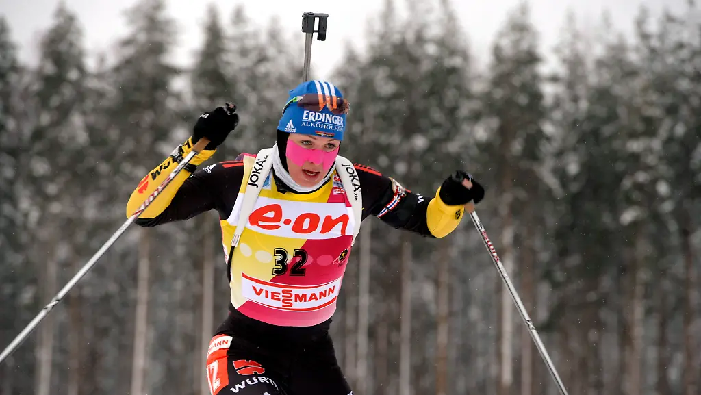 2012-02-11T142939Z-01-SIN210-RTRMDNP-3-BIATHLON-JPG7828969030279164038