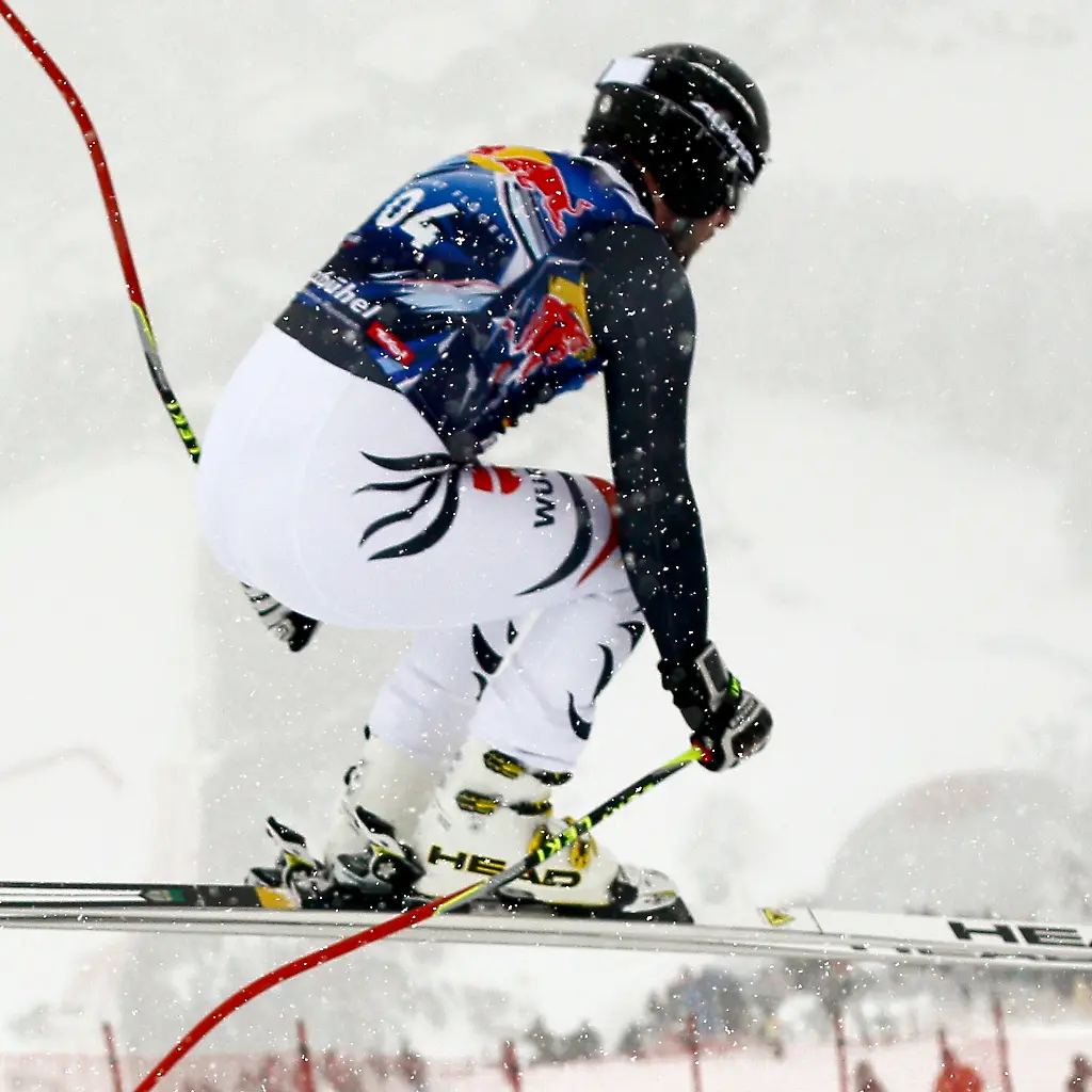 2012-01-21T130143Z-01-WR04-RTRMDNP-3-ALPINE-SKIING-JPG910256439402984440