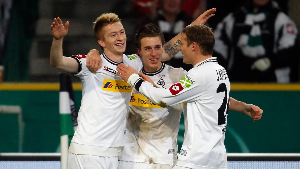 2011-12-21T211626Z-01-INA18-RTRMDNP-3-GERMANY-SOCCER-JPG8301518740761417376