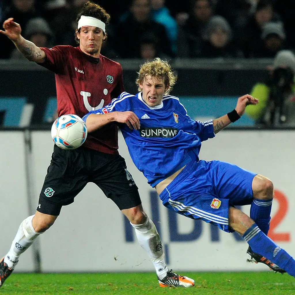 2011-12-10T195657Z-01-FBI08-RTRMDNP-3-SOCCER-GERMANY-JPG5311140400934385999