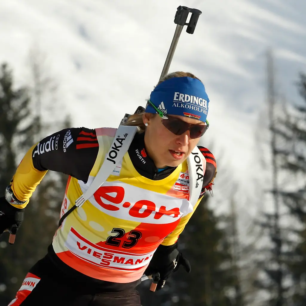 2011-12-09T151317Z-01-HPB22-RTRMDNP-3-AUSTRIA-JPG6788578809441594175