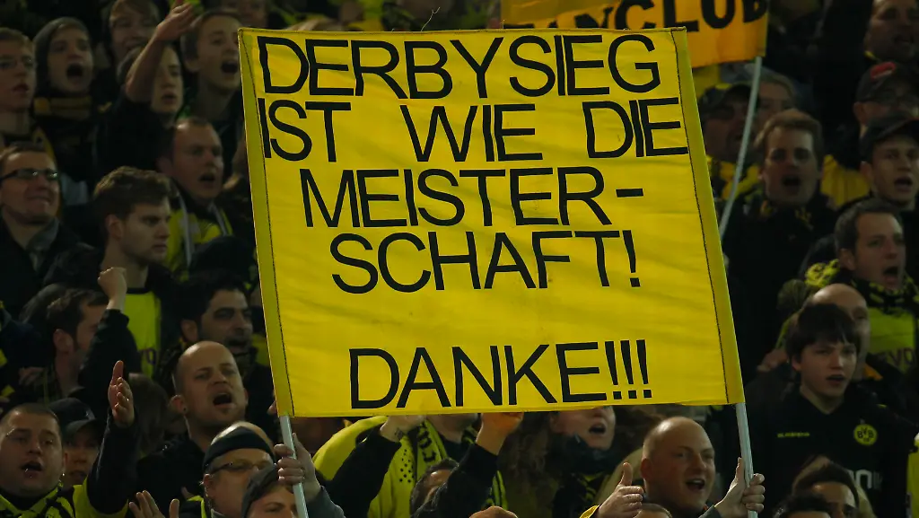 2011-11-26T162237Z-01-INA21-RTRMDNP-3-SOCCER-GERMANY-JPG8157560284481244874