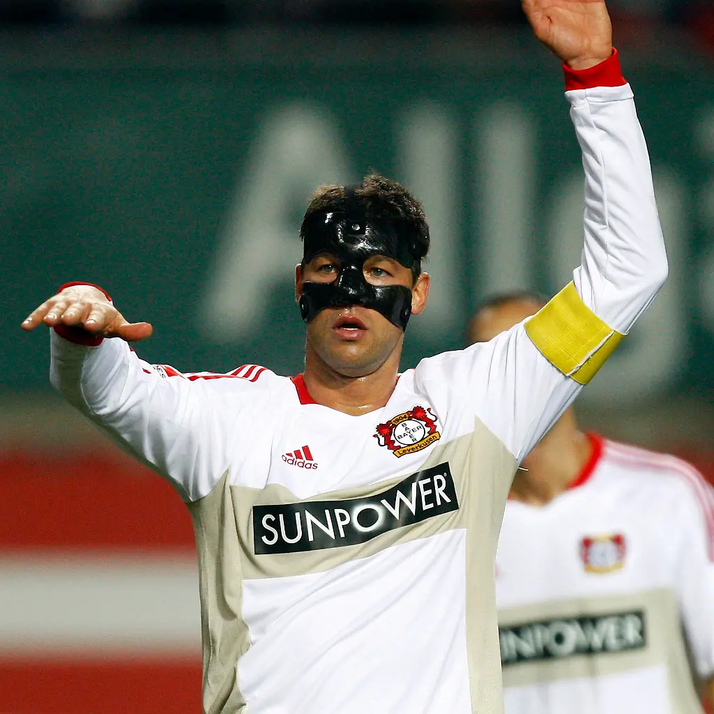 2011-11-18T203825Z-01-BOH08-RTRMDNP-3-SOCCER-GERMANY-JPG6446821933350225363