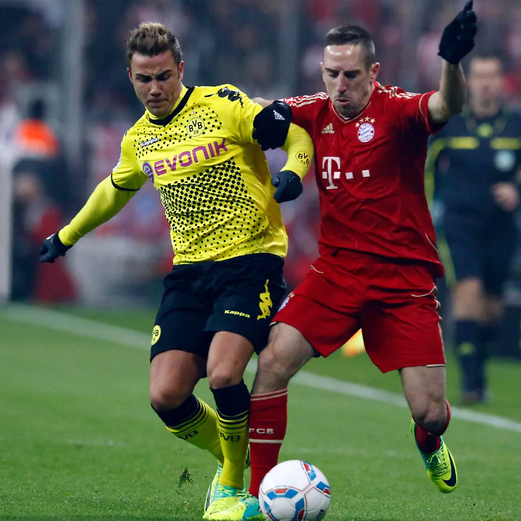 2011-11-19T175115Z-01-MDA04-RTRMDNP-3-SOCCER-GERMANY-JPG5847303122111048804
