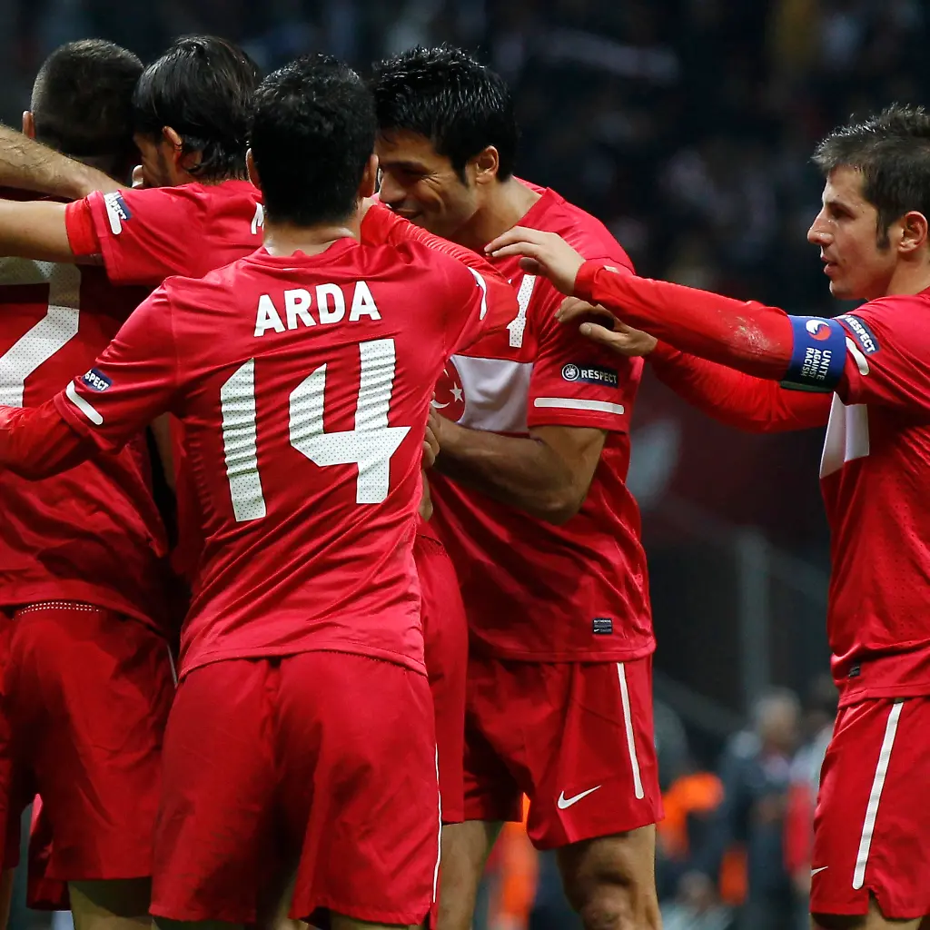 2011-10-11T191047Z-01-IST12-RTRMDNP-3-SOCCER-EURO-JPG5702644880527323437