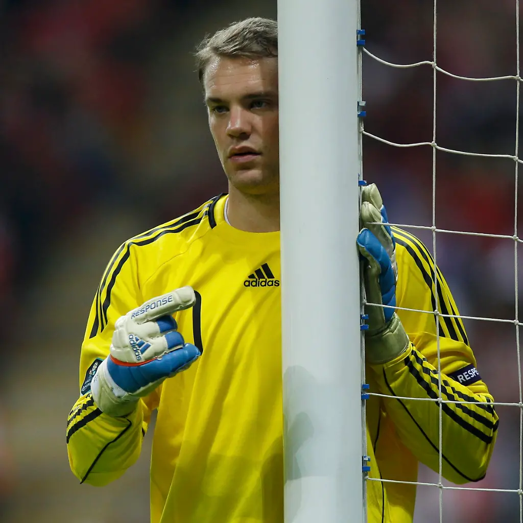 2011-10-07T194451Z-01-RCS17-RTRMDNP-3-SOCCER-EURO-JPG4123870913241180543