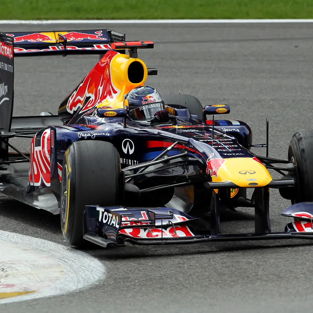 2011-08-28T132156Z-01-THR02-RTRMDNP-3-MOTOR-RACING-PRIX-JPG1050613454012017866