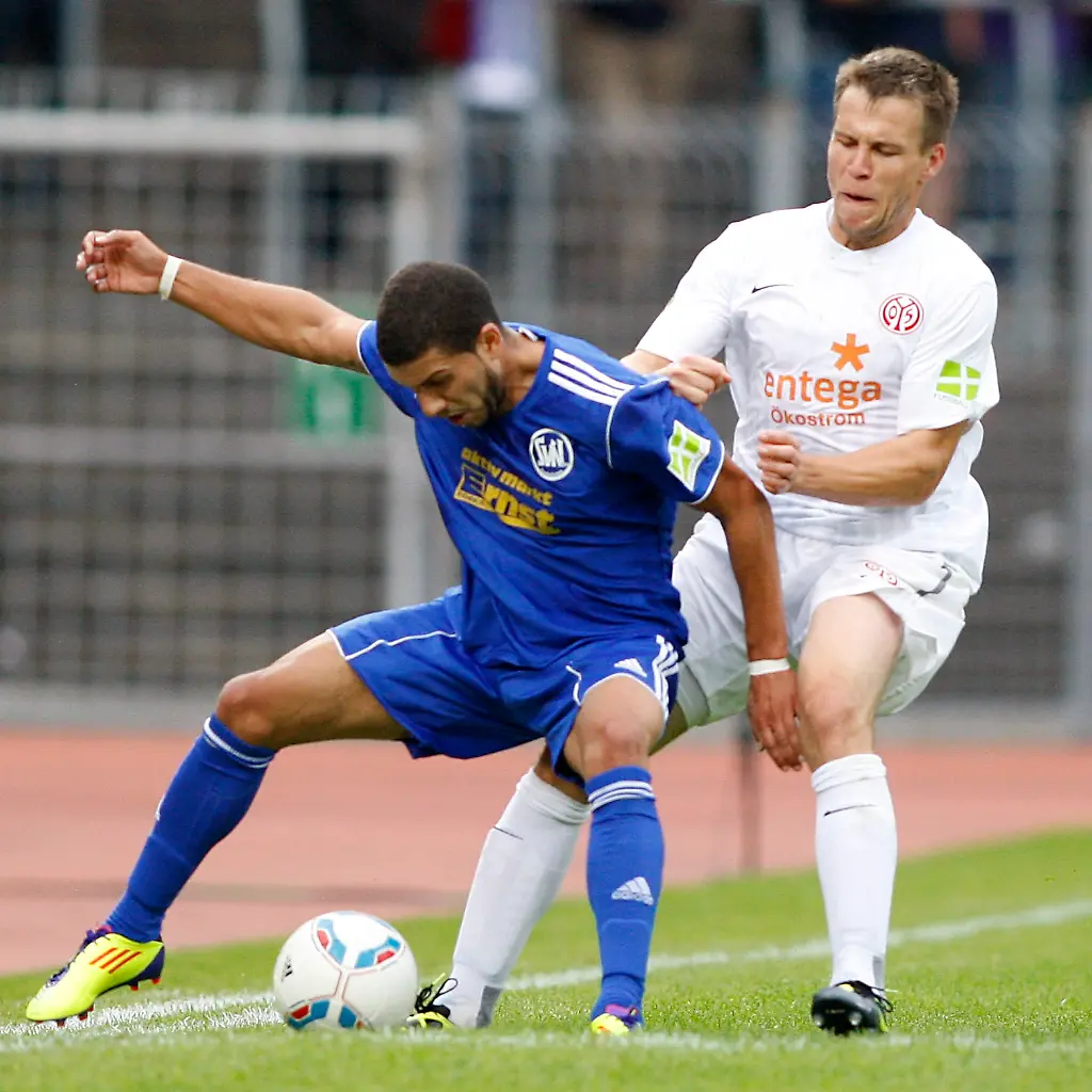 2011-07-31T173438Z-01-ROR06-RTRMDNP-3-SOCCER-GERMANY-JPG6140916068372140460