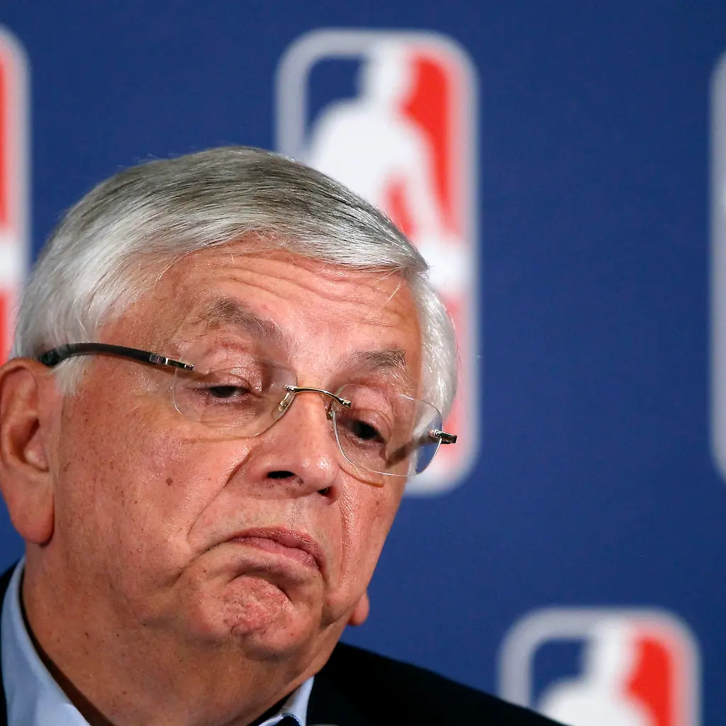 2011-06-30T215552Z-01-NYK915R-RTRMDNP-3-NBA-LABOR-JPG7502917363434117710