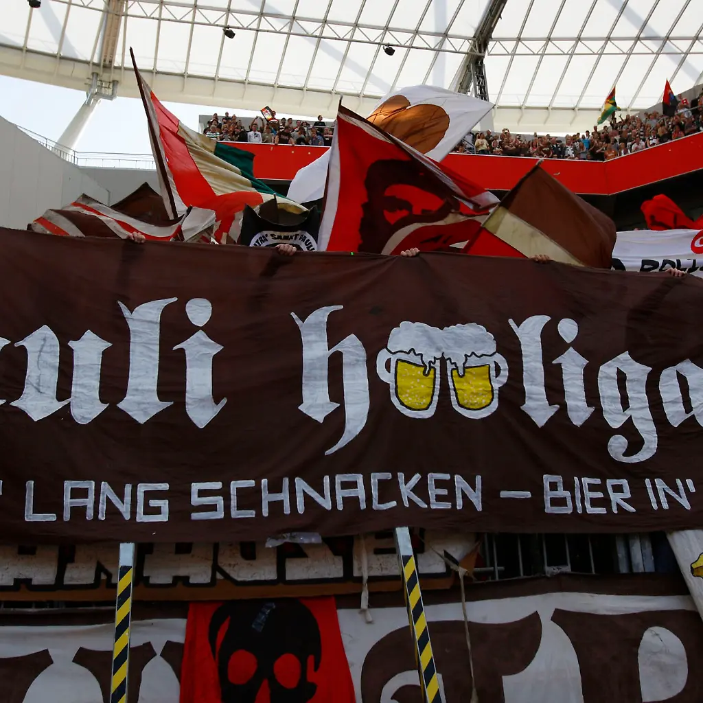 2011-04-10T155601Z-01-WR02-RTRMDNP-3-SOCCER-GERMANY-JPG8363440969421966932